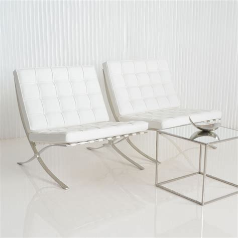 barcelona chair white.